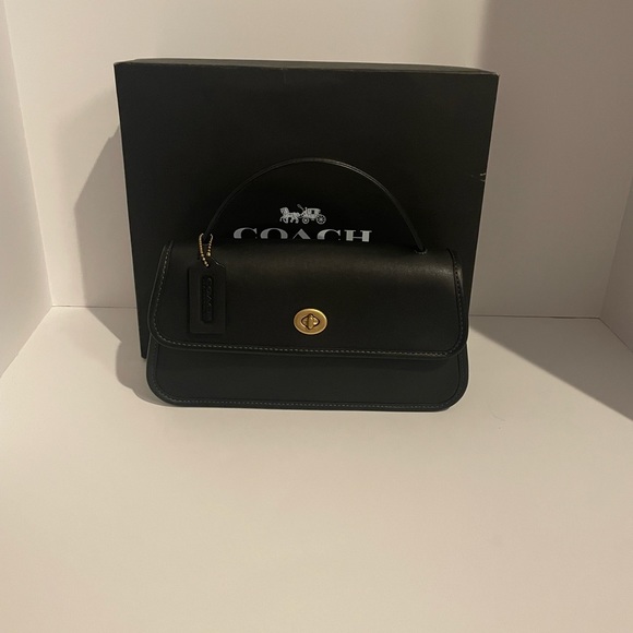 Coach Turn-lock Clutch- Black-NWT, dust bag and certificate of authenticity. - Picture 5 of 10